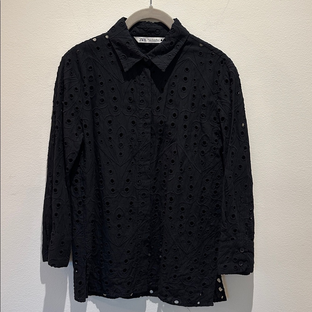 Zara Black Eyelet Collared Button Down Shirt Size XS